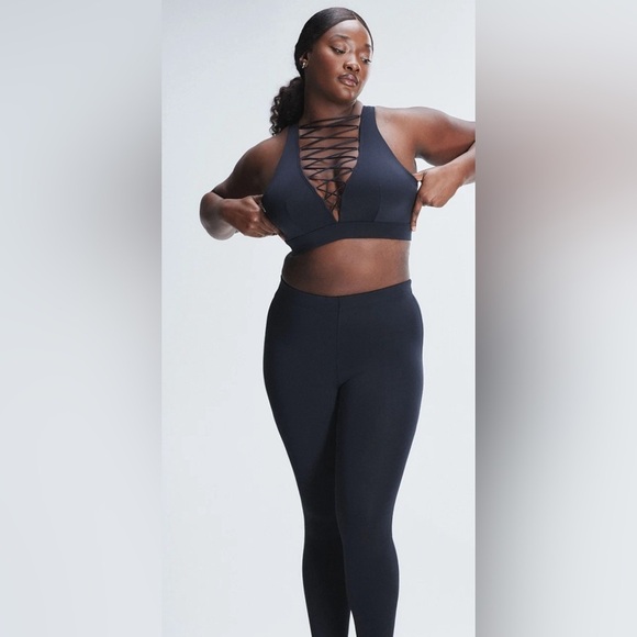 Savage X Fenty Lace Up Satin-Trim Medium-Impact Sports Bra Black Small - Picture 1 of 4